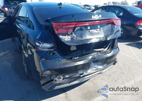 2023 Kia Forte Lxs z USA, uszkodzony, nr VIN 3KPF24AD5PE644429